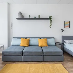 Spacious In For 12 Hamburg