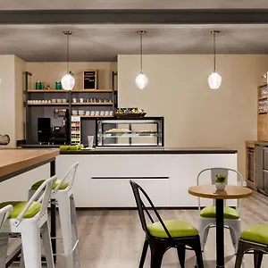Super 8 By Wyndham Mitte Hamburg