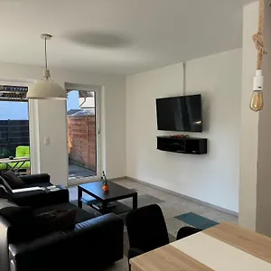 Neubau, Moderne Haushälfte In Hamburg